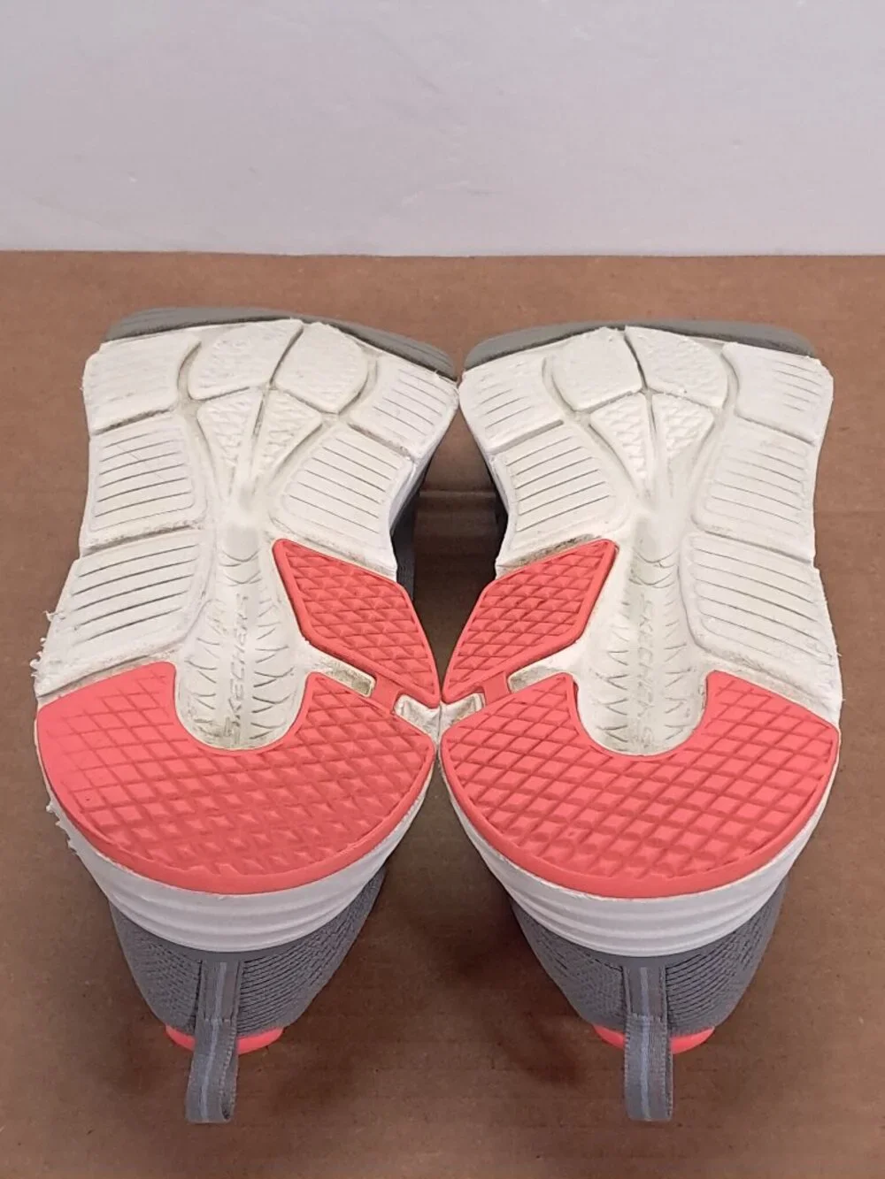Skechers Max Cushioning Go Run Shoes Women 9.5 Gray Pink Athletic 128551 GYCL